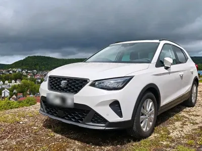 Używany Seat Arona 110 KM (80 kW) 2024 Biały SUV