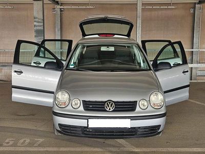 Gebraucht VW Polo 64 PS (47 kW) 2004 Silber Kleinwagen