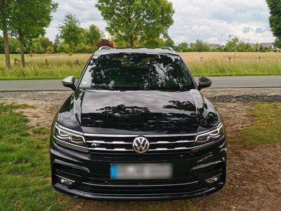 gebraucht VW Tiguan Allspace R-line 4 Motion 2.0 TDI 7 Gang DSG 7 Sitzer