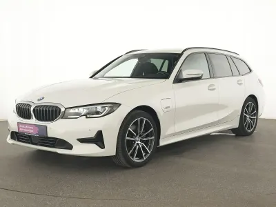 Gebraucht BMW 320e Advantage 204 PS (150 kW) 2022 Weiß Limousine