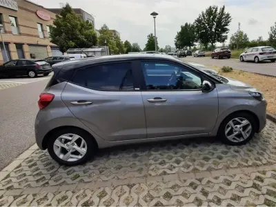 Gebraucht Hyundai i10 84 PS (61 kW) 2020 Grau Kleinwagen