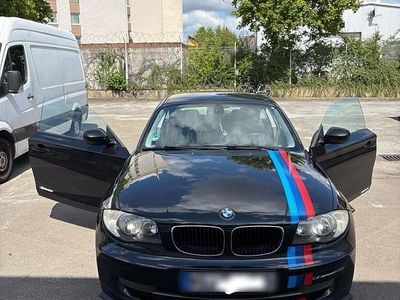 Schwarz Gebraucht 2009 BMW 2000 Limousine | 2.700 €