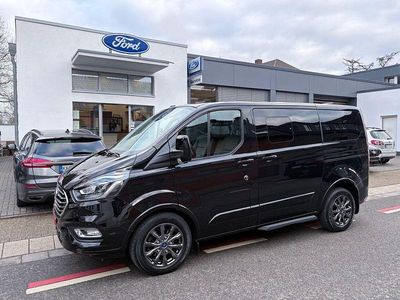 Schwarz Gebraucht 2023 Ford Tourneo Van / Kleinbus | 42.990 € (Fairer Preis)