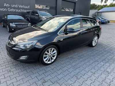 Gebraucht Opel Astra Innovation 179 PS (131 kW) 2012 Kombi