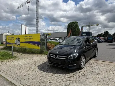 Gebraucht Mercedes B180 109 PS (80 kW) 2015 Schwarz Kleinwagen