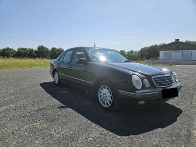 Mercedes E320