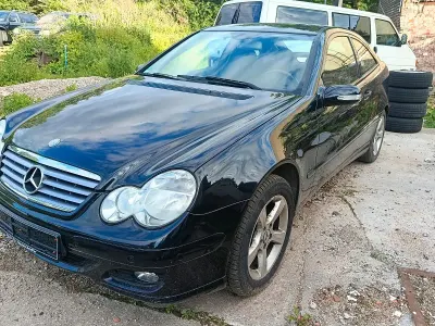Gebraucht Mercedes C180 143 PS (105 kW) 2004 Schwarz Kleinwagen
