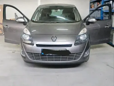 Gebraucht Renault Grand Scénic III 110 PS (80 kW) 2009 Grau Van / Kleinbus
