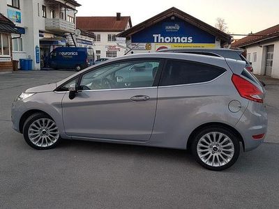 Usata Ford Fiesta Titanium 82 CV (60 kW) 2012 Argento Utilitaria