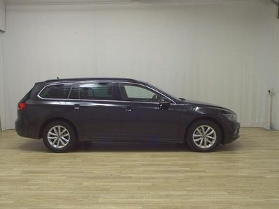 Second-hand VW Passat Business 150 CP (110 kW) 2023 Negru Break
