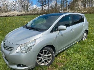 Usata Toyota Verso Executive 148 CV (108 kW) 2009 Argento Monovolume