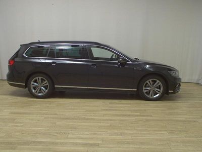 Usata VW Passat R-line 200 CV (147 kW) 2022 Nero Station wagon
