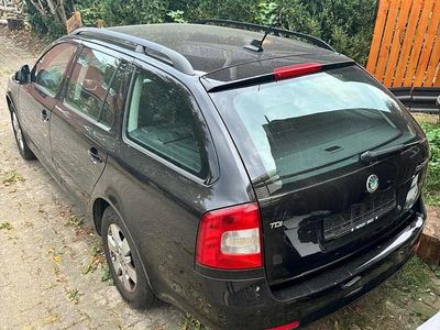Schwarz Gebraucht 2009 Skoda Octavia Kombi | 2.700 €