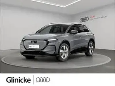 Neu Audi Q4 e-tron Basis 150 kW (204 PS) 2025 Grau (kieselgrau) SUV