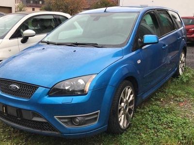 Blau Gebraucht 2007 Ford Focus Kombi | 2.200 €