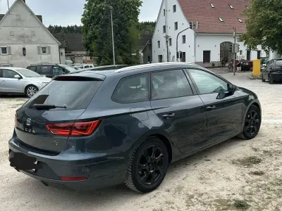 Używany Seat Leon ST FR 131 KM (96 kW) 2020 Szary Kombi
