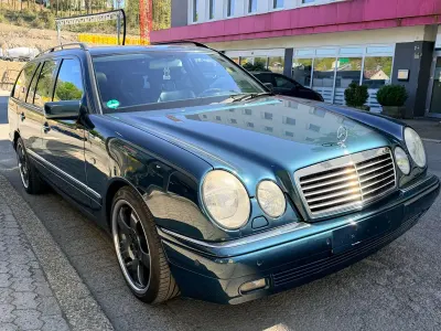 Używany Mercedes E430 Avantgarde 279 KM (205 kW) 1998 Zielony Sedan/Limuzyna