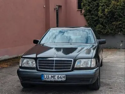 Używany Mercedes S420 279 KM (205 kW) 1994 Czarny Sedan/Limuzyna