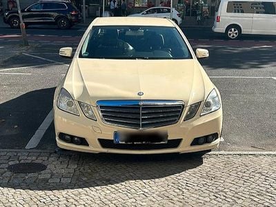Mercedes E200