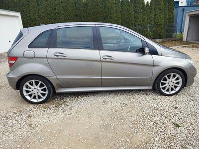 Usata Mercedes B200 136 CV (100 kW) 2007 Grigio Monovolume