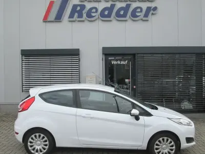 Gebraucht Ford Fiesta Trend 60 PS (44 kW) 2017 Weiß Kleinwagen