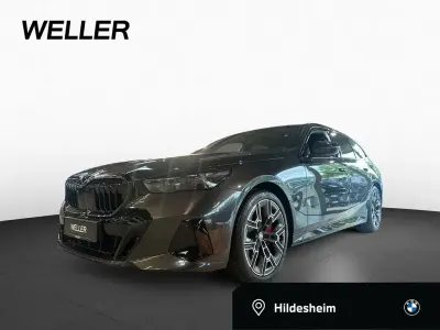Neu BMW 540 M Sport 303 PS (222 kW) 2025 Sophistograu brillanteffekt (grau) Kombi