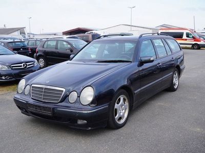 gebraucht Mercedes E220 CDI T. ELEGANCE Aut. *Navi*Schiebed*12Fach