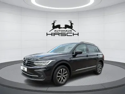Gebraucht VW Tiguan Life 150 PS (110 kW) 2022 Schwarz SUV