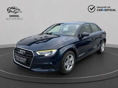 Gebraucht Audi A3 Basis 116 PS (85 kW) 2017 Blau Limousine