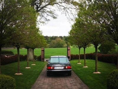 Gebraucht Mercedes 560 242 PS (177 kW) 1988 Schwarz Limousine