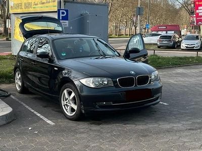Gebraucht BMW 116 122 PS (89 kW) 2007 Schwarz Kleinwagen