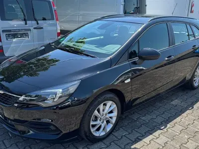 Gebraucht Opel Astra Edition 131 PS (96 kW) 2022 Schwarz Kleinwagen
