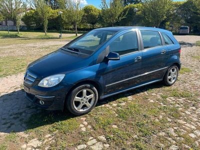 Mercedes B200