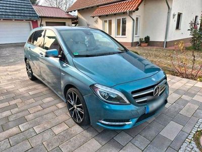 Mercedes B200