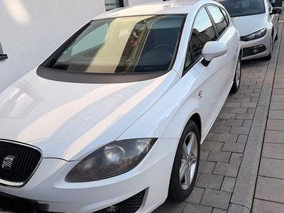 Gebraucht Seat Leon Style 125 PS (91 kW) 2009 Weiß Limousine