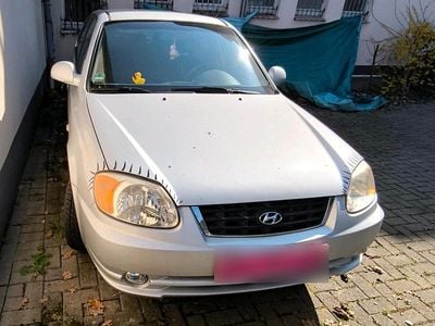 Gebraucht Hyundai Accent 84 PS (61 kW) 2003 Silber Limousine
