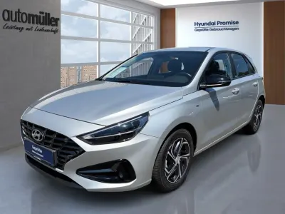 Gebraucht Hyundai i30 Intro Edition 159 PS (116 kW) 2021 Silber Limousine