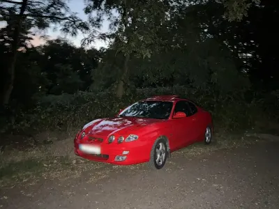 Gebraucht Hyundai Coupé 139 PS (102 kW) 2001 Rot Coupé