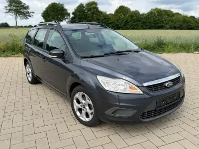 Gebraucht Ford Focus Ambiente 101 PS (74 kW) 2008 Grau Limousine