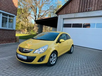 Usata Opel Corsa 86 CV (63 kW) 2011 Giallo Utilitaria