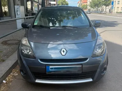 Używany Renault Clio II 55 KM (40 kW) 2009 Szary Hatchback