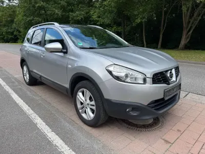 Gebraucht Nissan Qashqai +2 141 PS (103 kW) 2010 Silber metallic SUV