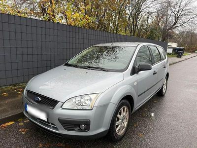 Silber Gebraucht 2005 Ford Focus Kombi | 2.500 € (Fairer Preis)