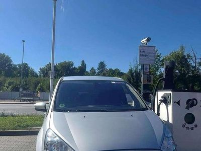 Gebraucht Ford Galaxy Ghia 140 PS (102 kW) 2009 Van / Kleinbus