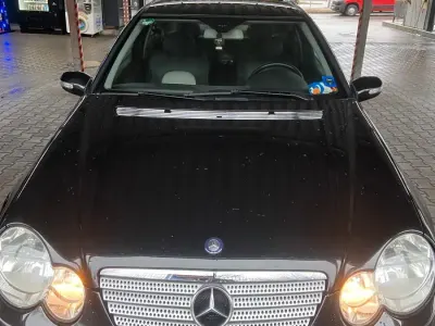 Gebraucht Mercedes C220 150 PS (110 kW) 2006 Schwarz Coupé