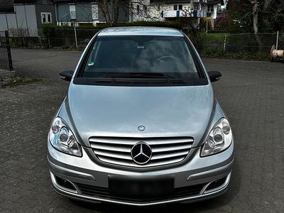 Usata Mercedes B150 129 CV (94 kW) 2007 Argento Monovolume