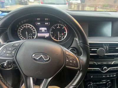 Infiniti Q30