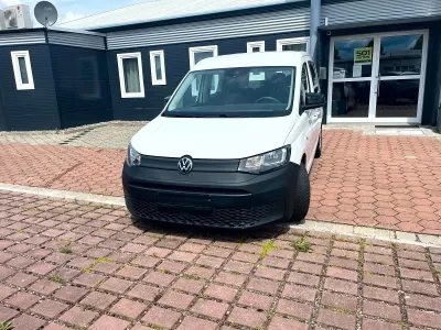 Gebraucht VW Caddy Basis 102 PS (75 kW) 2023 Weiß Van / Kleinbus