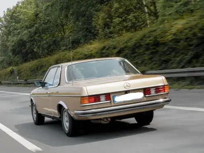 Second-hand Mercedes E280 185 CP (136 kW) 1979 Auriu