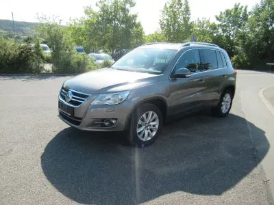 Gebraucht VW Tiguan Team 140 PS (102 kW) 2011 Grau SUV